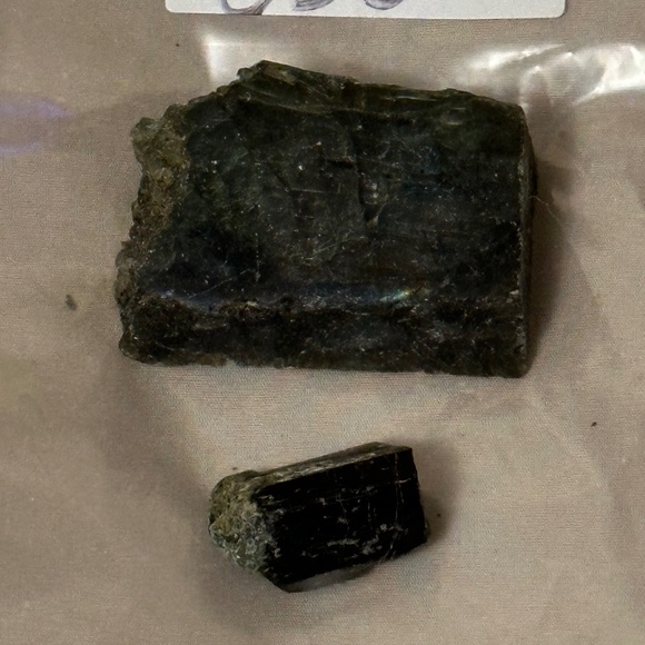 Two pieces genuine black Turmaline, protection stone - Picture 5 of 5